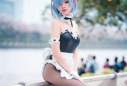 麻豆传媒电影周边：雷姆COSplay精美呈现，尽显角色魅力！