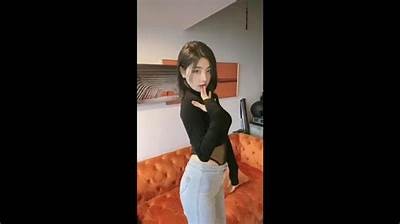抖音热门香蕉视频合集：欧美明星精彩瞬间分享
