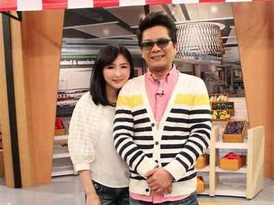 麻豆传媒：伴郎与新娘在线互动，精彩婚礼瞬间回顾