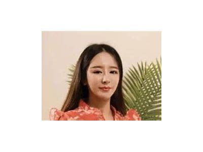 麻豆传媒女郎精彩瞬间：领略青春与魅力的完美结合
