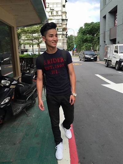 帅哥麻豆传媒：引领时尚潮流的青春气息与魅力展示