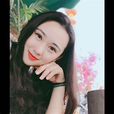 探索麻豆传媒女神宁洋子的魅力与成就，感受电影艺术的无尽魅力