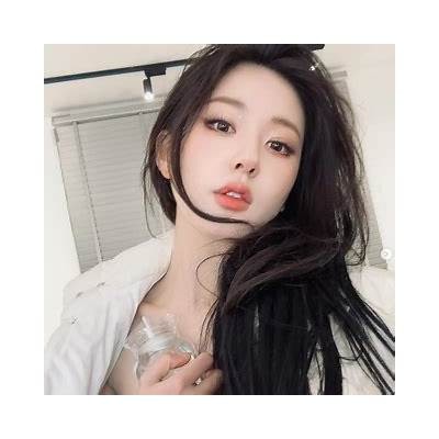 当红美女真人秀抖阴全新上线，精彩瞬间不容错过！
